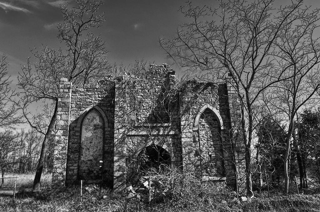 crumbling church - cc- flickr - forsaken fotos